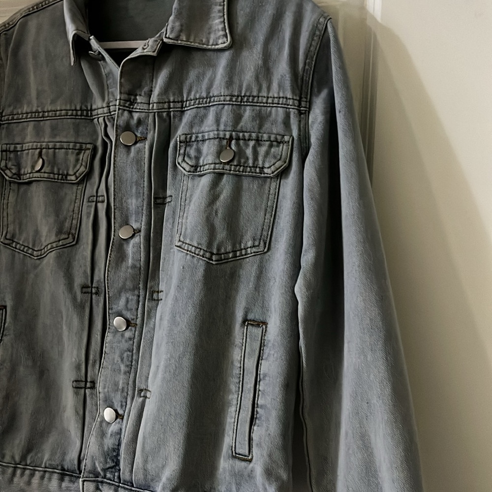 Jean Jacket w/pockets! - Picture 3 of 5